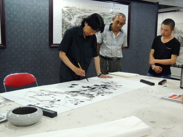 “裴林安画家日”活动在兰开幕