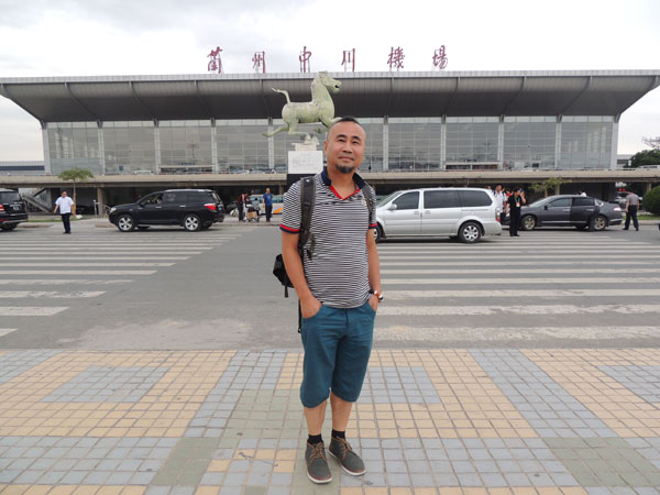 参加“当代书画名家雪域梵音圣境之旅采风活动”画家叶岚
