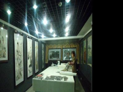 “慈航·2013晒佛节中国美术家50人大型精品国画展”布展结束