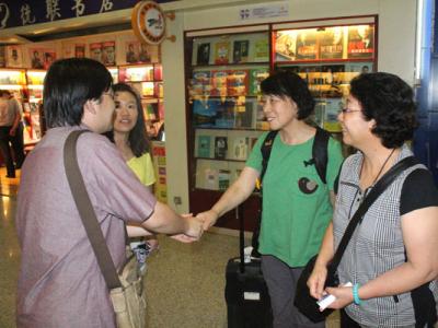 当代书画名家雪域梵音圣境之旅采风多位画家今抵兰