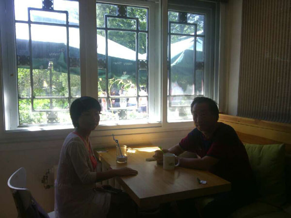 成功美术馆副馆长拜访清华美院戴顺智教授