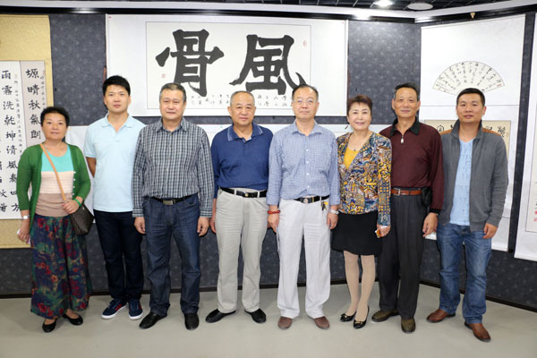 华源书画院“庆胜利&#8226;迎国庆”6人书画展今在成功美