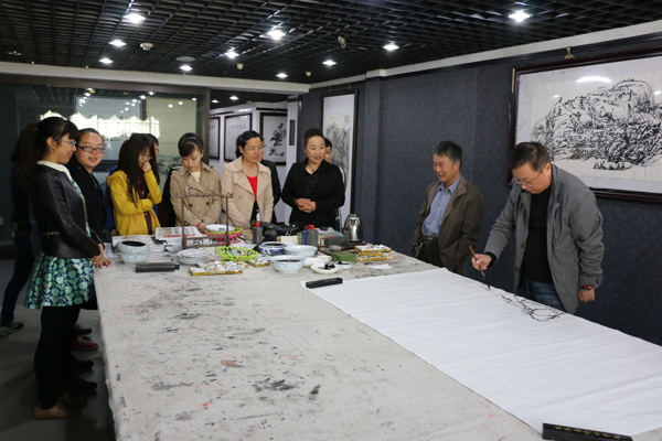 山水画家余新民画家日活动在兰州成功美术馆举办