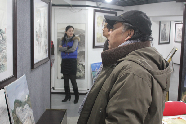 “佛光·甲午年晒佛节美术名家甘南行”采风笔会活动举办