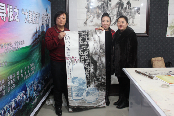 以符号构筑独特审美意义：胡海艺笔会作品赏析