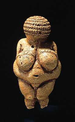 著名裸女雕塑《维伦多夫的维纳斯》