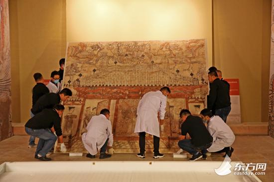 乾坤大挪移！山西墓葬壁画珍品上海“现真身”
